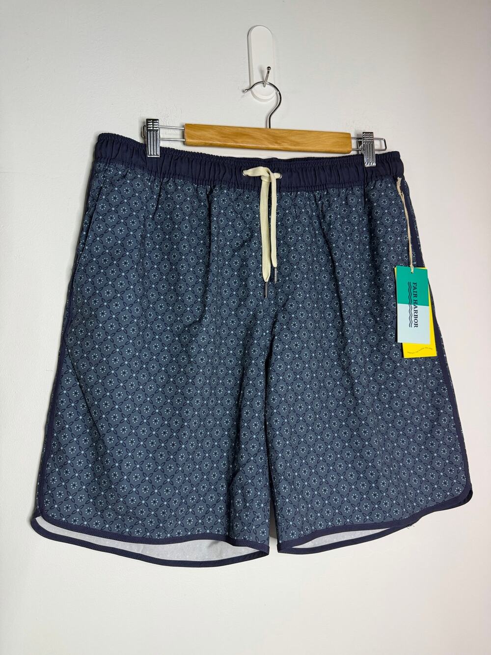 Fair Harbor Anchor swim trunks patterned blue with built-in liner Size XL NWT